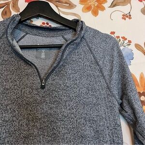 Athleta Women S Top Lightweight Nylon Grey 1/4 Zip Cinched Active Spring Stretch